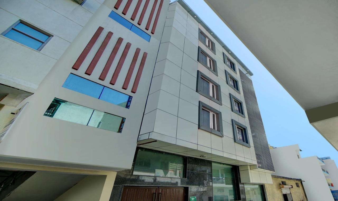 Treebo Trend Smart Signature New Delhi Ngoại thất bức ảnh
